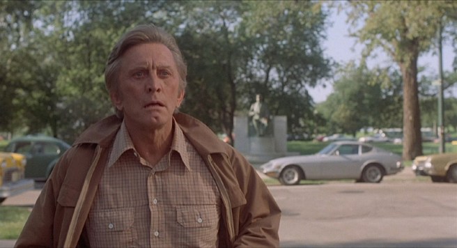 Kirk-Douglas-in-action